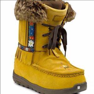 Burton snowboard boots size 7